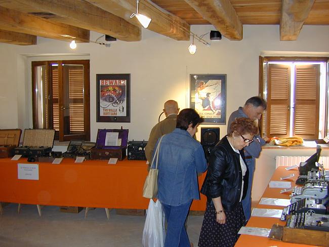 Comune di San Giorgio di Pesaro - Spionaggio, Resistenza, Guerra Fredda - Esposizione di apparecchiature e tecnologie d'epoca
